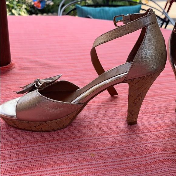 Sandals - Picture 2 of 3